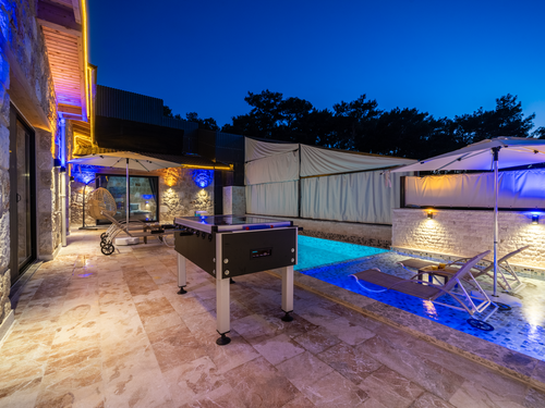  gece  -  Kasım
  | Kalkan Akbel'de Muhafazakar Aile İçin Özel Havuzlu Jakuzili Villa